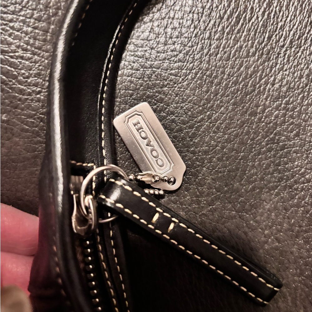 Vintage Black Coach leather bag in great condition - Picture 3 of 8
